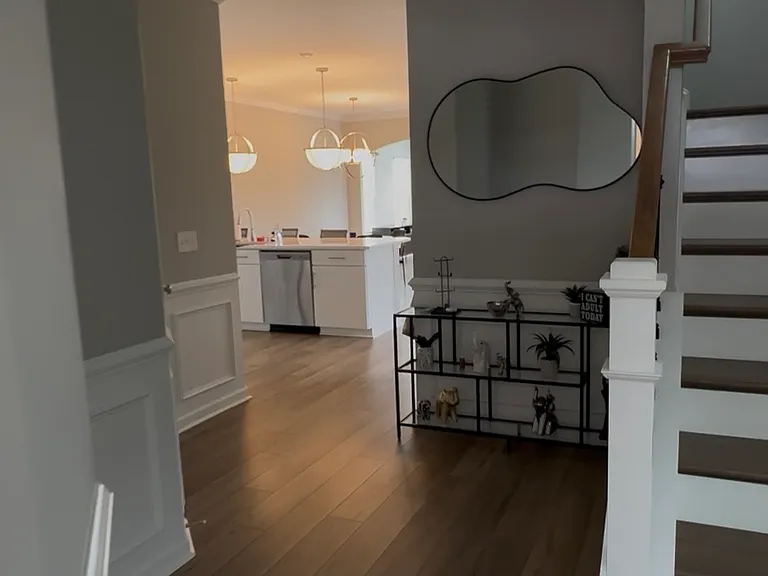 588 Ludlow Ln — Photo 3