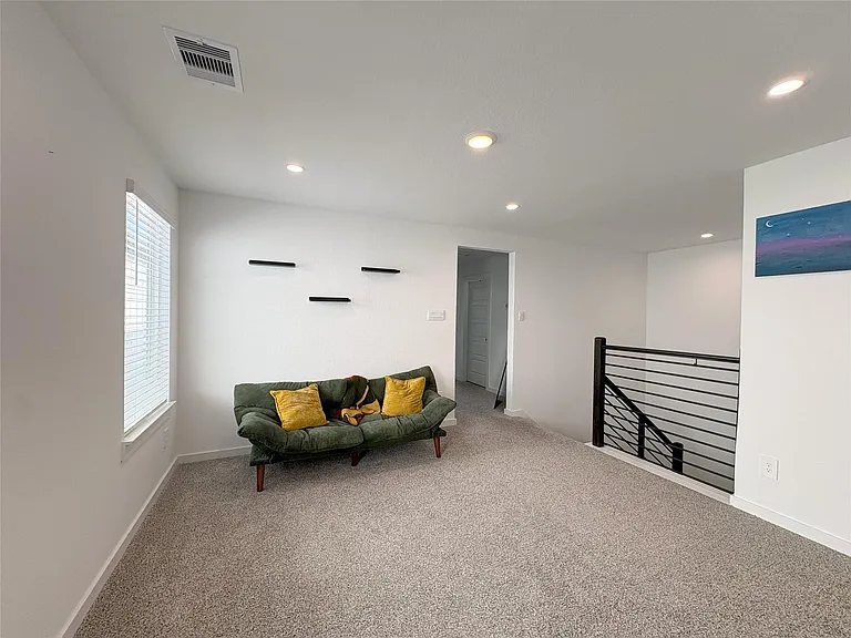 2913 Crown Gate Dr — Photo 12