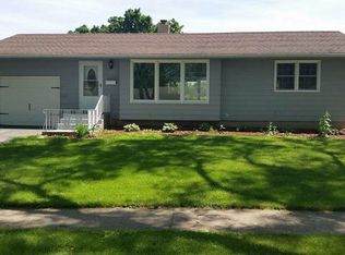 332 Oak Knls S, Rockford, IL 61108