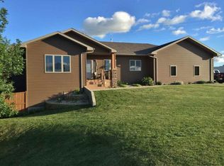 1749 Evergreen Ave SW, Minot, ND 58701