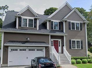 11 Harrison St, Reading, MA 01867