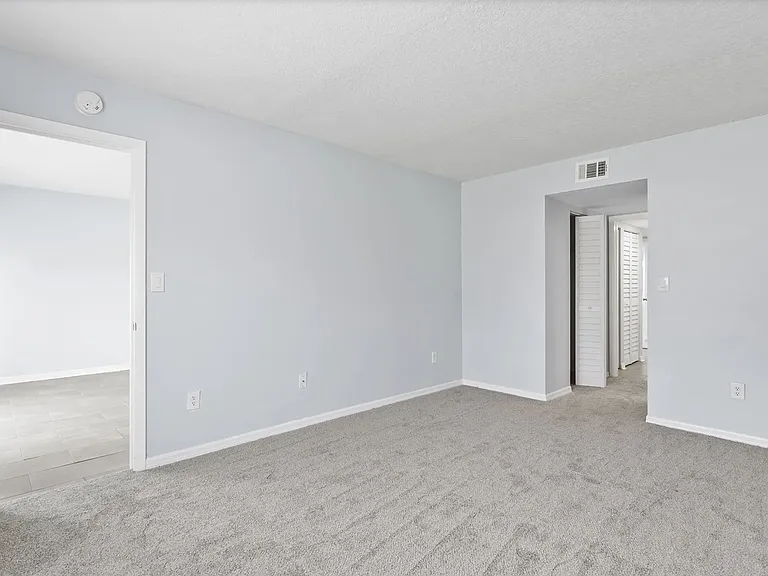 4920 Locust St NE #115 — Photo 11