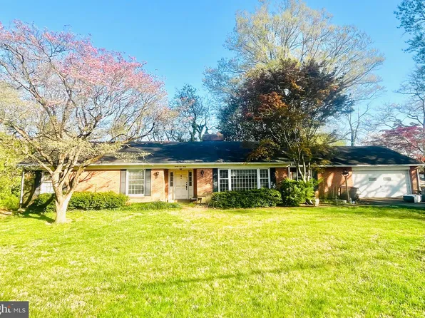 2530 Veterans Dr, Wilmington, DE 19810