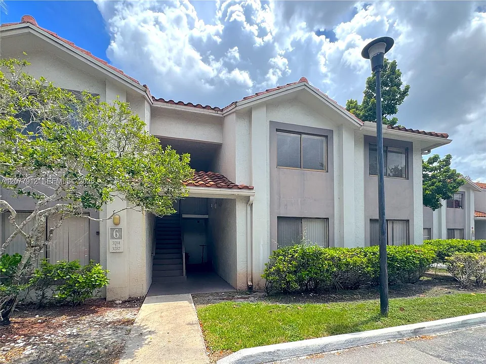 3287 Coral Lake Dr #3287