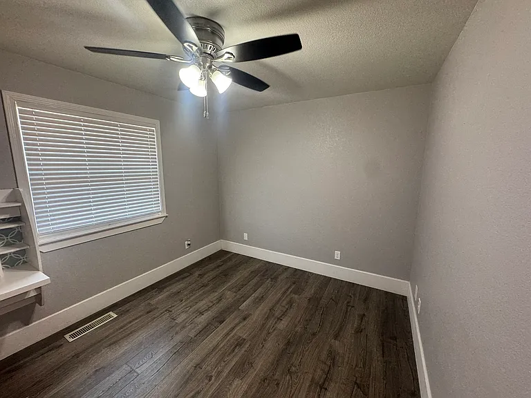 4045 Sunrise Ct — Photo 28