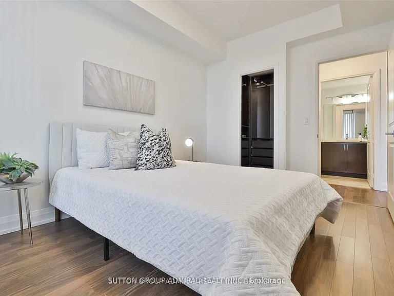 7171 Yonge St #405 — Photo 17