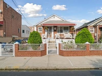 1048 Brinsmade Avenue, Bronx, NY, 10465