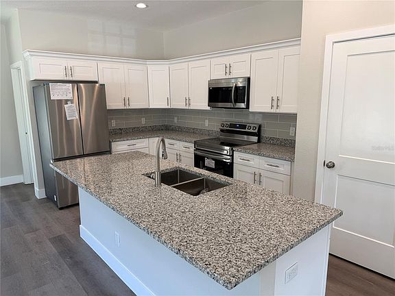 3rd image of 34281 MANUEL STREET