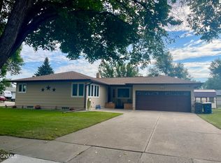 1022 9th Ave NE, Jamestown, ND 58401