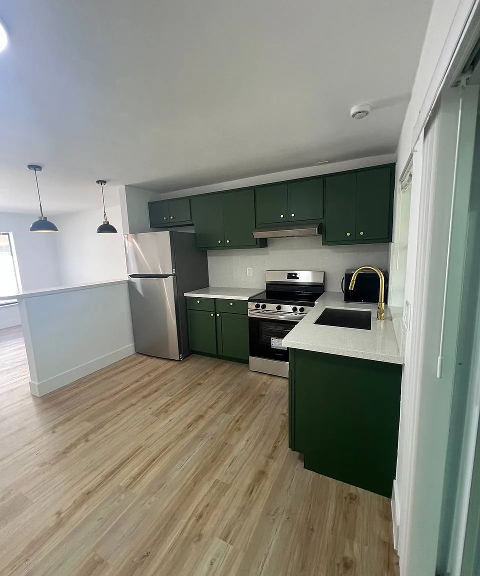 2 bed, 900 sqft, $2,650 — Photo 3