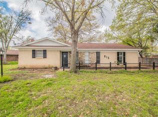 815 S Atkerson Ln, Euless, TX 76040