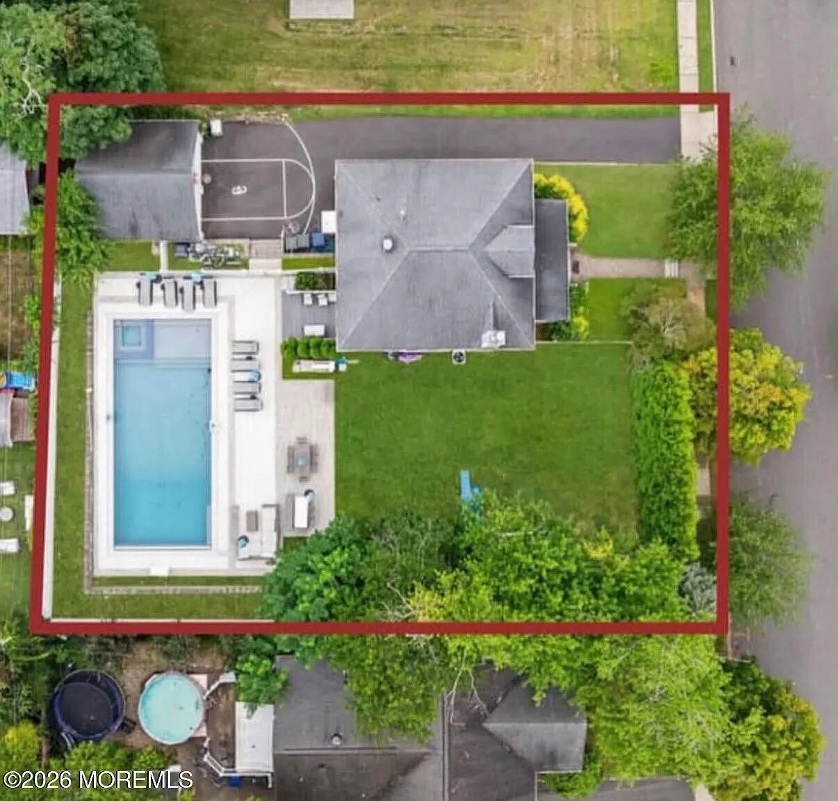4 bed, 3.5 bath, 2026 sqft, $2,800 — Photo 2