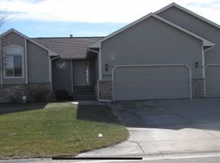 3229 S Bluelake Ct, Wichita, KS 67215