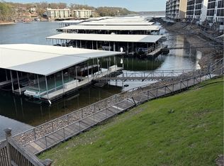 40 Lighthouse Rd UNIT 2-202, Lake Ozark, MO 65049
