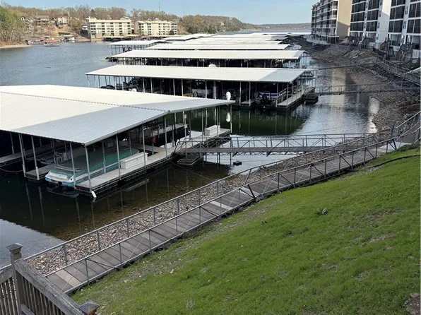40 Lighthouse Rd Unit 2-202, Lake Ozark, MO 65049