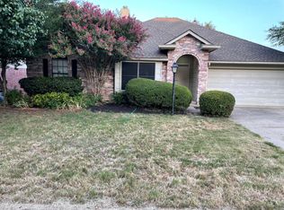 2067 Driskell Dr, Corinth, TX 76210