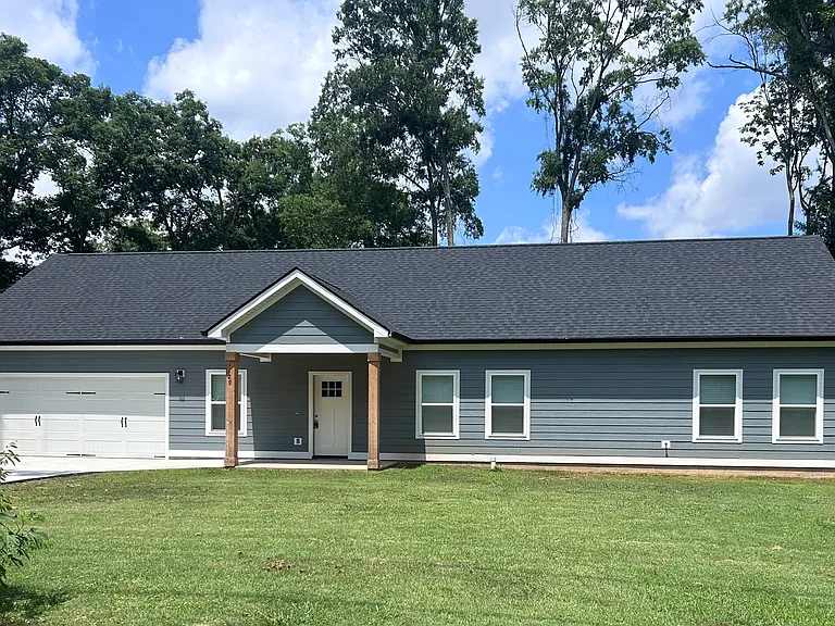 1129 McDonald Dr — Photo 1