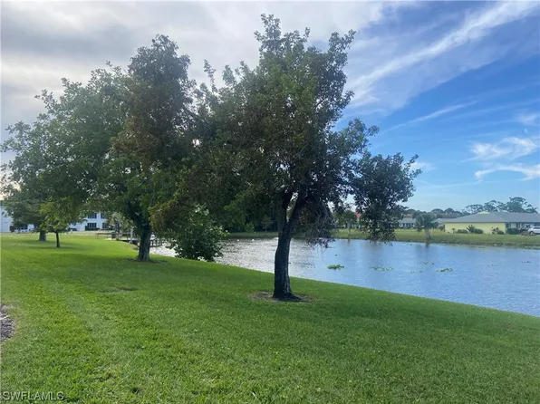 6852 Sandtrap Dr APT 3, Fort Myers, FL 33919
