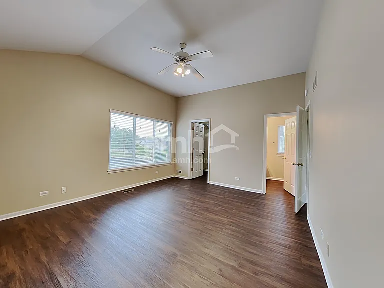 266 W Holly Ct — Photo 13
