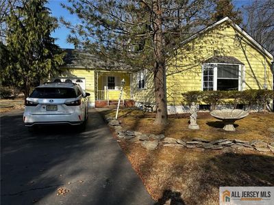 186 Midwood Way, Colonia, NJ, 07067