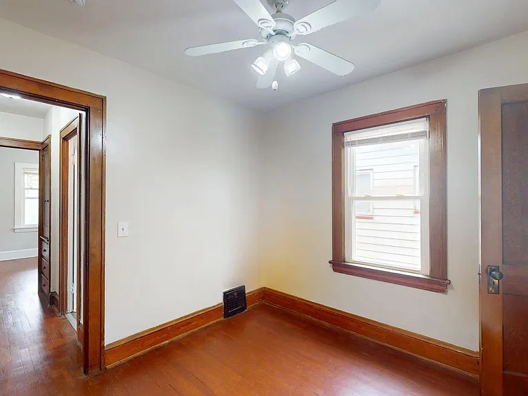 9715 Plymouth Ave — Photo 31