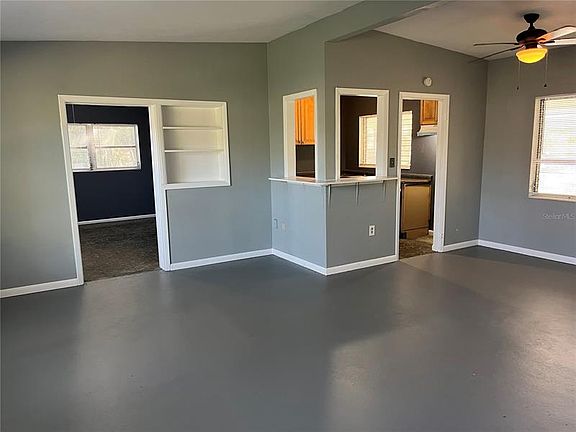 2nd image of 510 Manor Dr