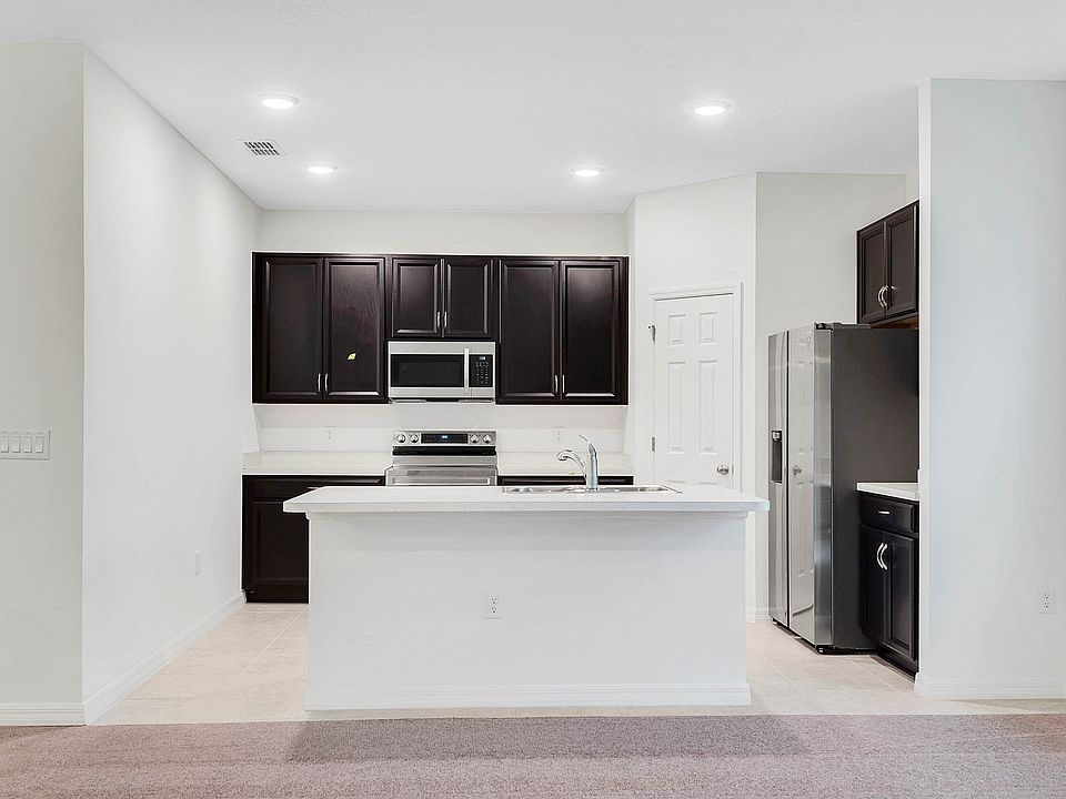 1st image of 905 Desmoines Way