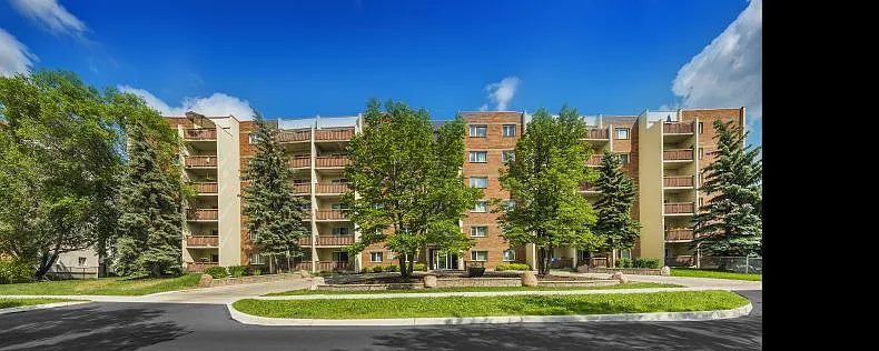 Crescent Ridge Towers — Photo 1