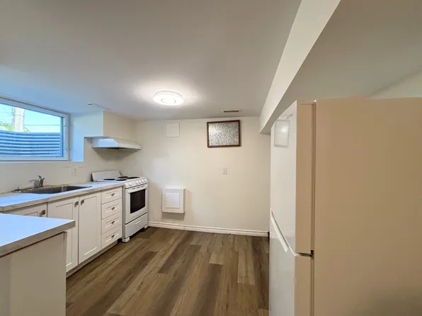 78 W 1st St, Hamilton, ON L9C 3C4