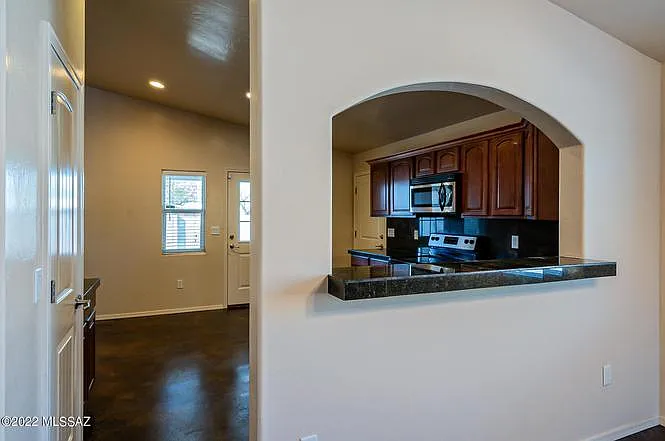 1133 E Hedrick Dr — Photo 11