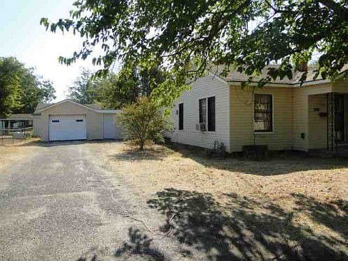 3rd image of 1008 N Davis St