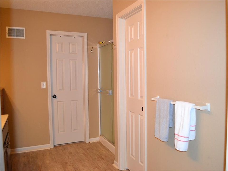 1st image of 20 NW 95th Pl