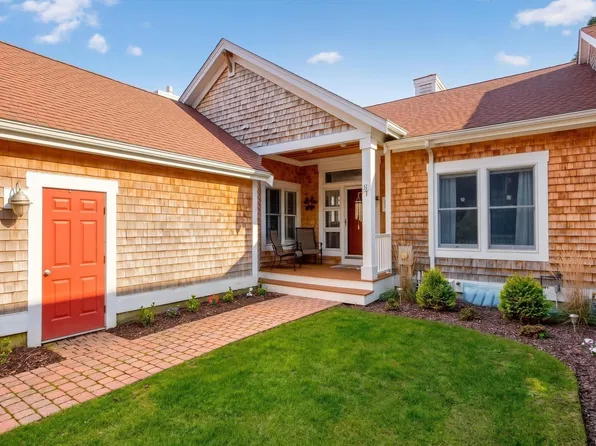 51 Forest Edge, Plymouth, MA 02360
