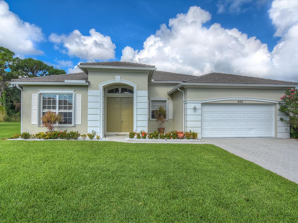 1st image of 422 SW Blue Springs Court