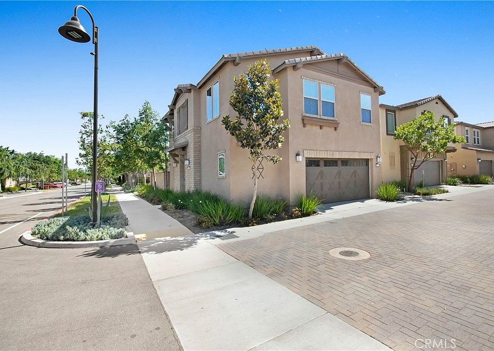 1st image of 30361 Village Knoll Dr