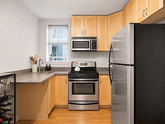 2nd image of 111 Mallory Ave APT 2