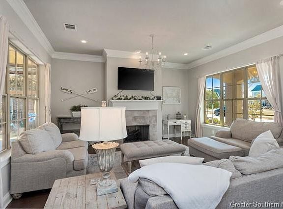 3rd image of 3850 Jasmine Blvd