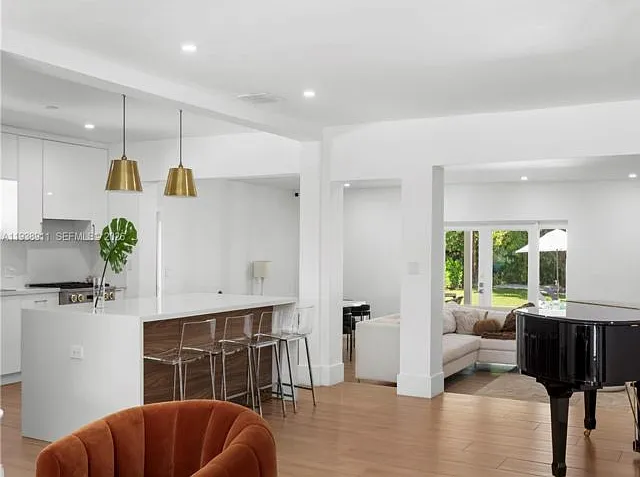 7825 SW 72nd Ave — Photo 3