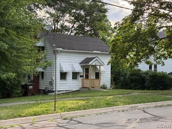 2nd image of 907 Bristol St