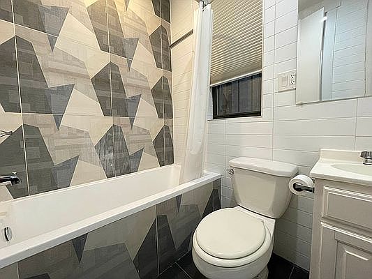 5th image of 130 Rogers Ave #2A