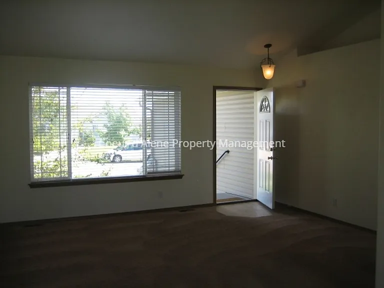 2863 N Shooting Star St — Photo 4