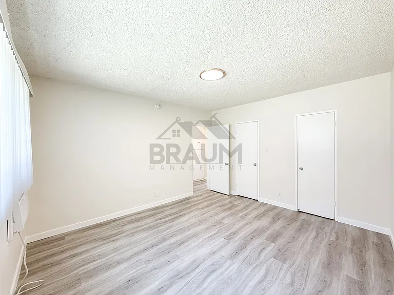 SEPULVEDA — Photo 15
