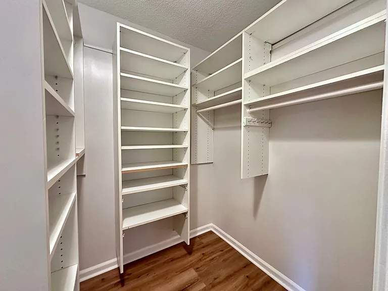 1803 Canterbury Ln — Photo 20