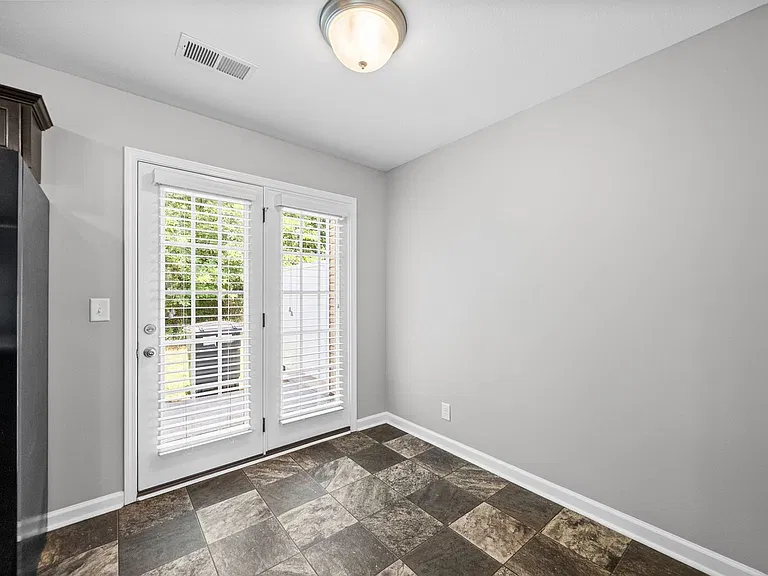 365 Sam Houston Cir — Photo 12