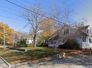 427 6th St, Nevada, IA 50201