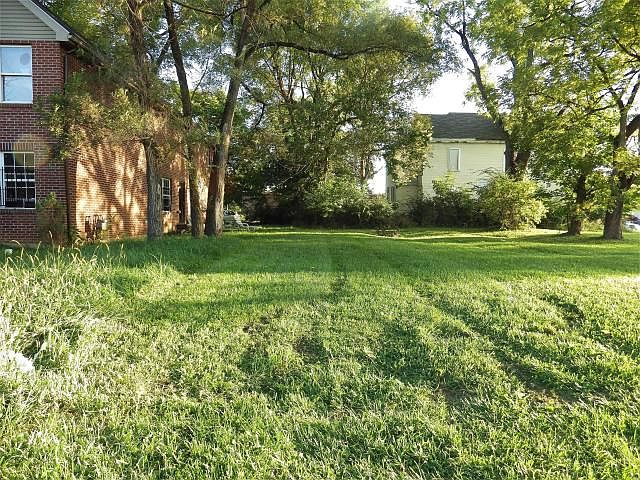 2nd image of 1143 E Rich St