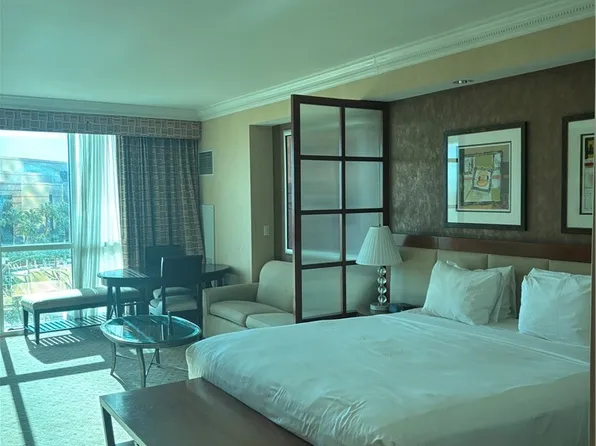 145 E Harmon Ave Unit 318, Las Vegas, NV 89109