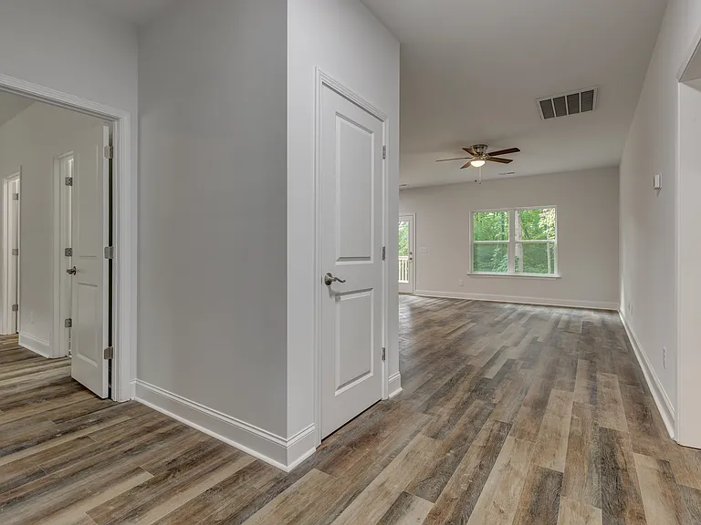 503 Winsor St — Photo 21