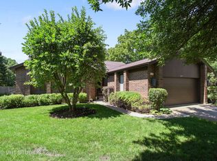 1055 Sunset Ct, Deerfield, IL 60015