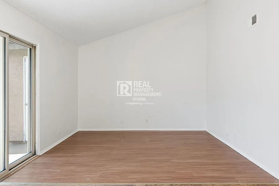 Beautiful Top-Floor Condo in Gated Community 2 Bed, 1 Bath with Garage & Resort-Style Amenities! — Photo 4